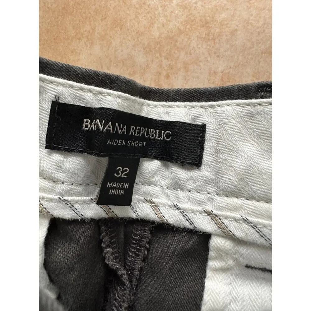 Banana Republic‎ Aiden Short 9 solid rock Grey Men size 32